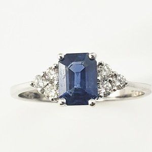 Vintage 18 Karat White Gold Sapphire Diamond ring